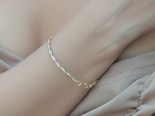 Twist and Turn Bracelet